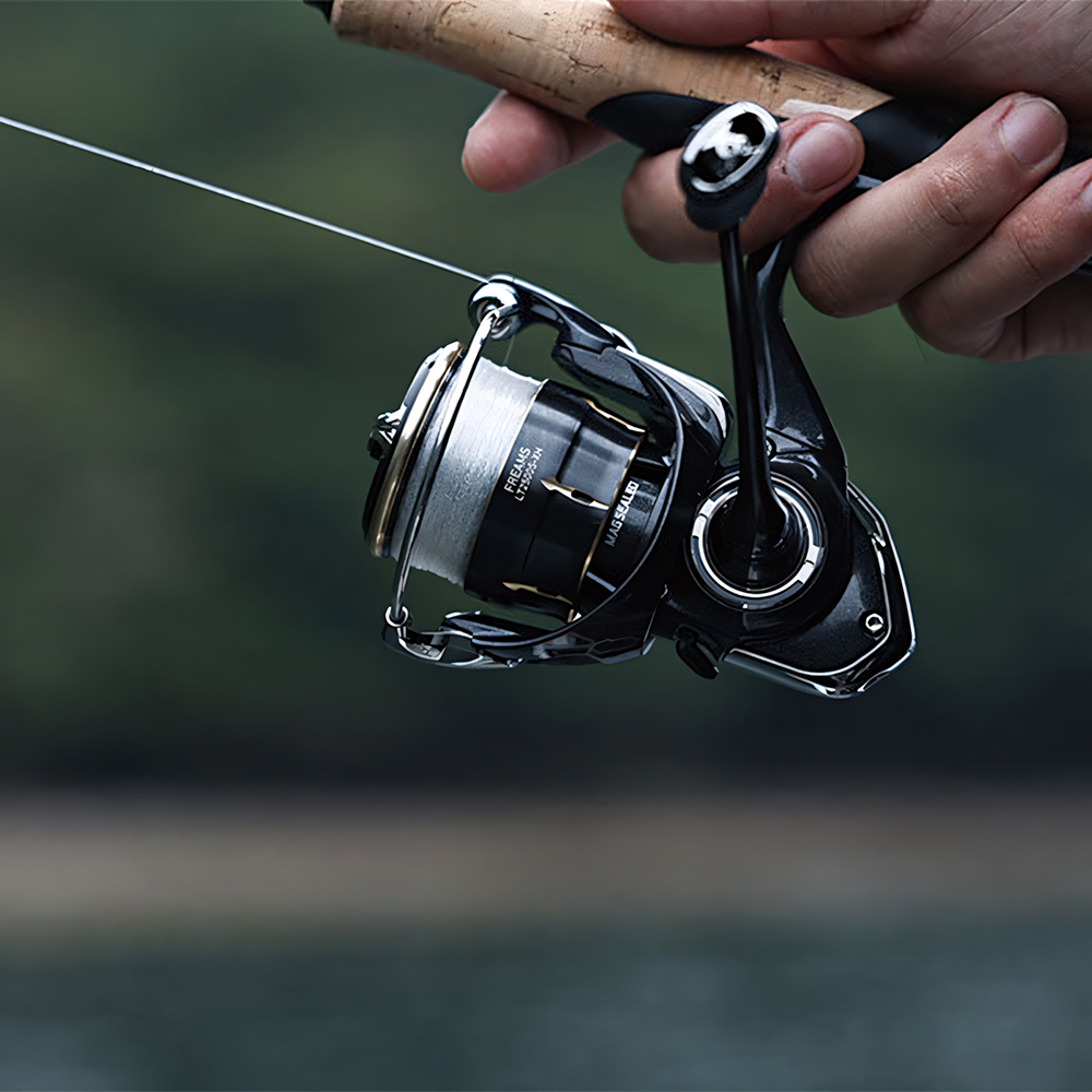 2026 DAIWA FREAMS Spinning Fis - đánh giá và giá Shimano Reel Stradic